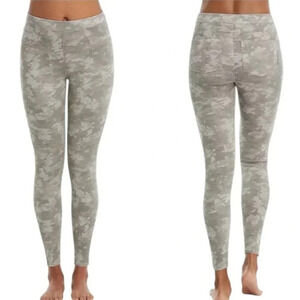Spanx Ankle Jean-ish Leggings Pants Pull On Stone Wash Camo Camouflage Small